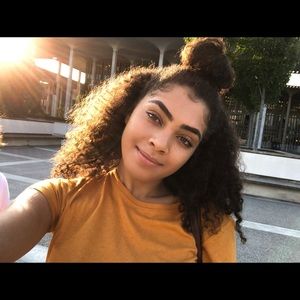 Meet your Posher, Naomi